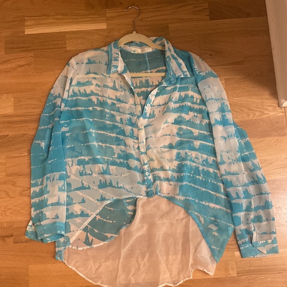 Blue and white tie dye chiffon high low top! - Picture 3 of 3